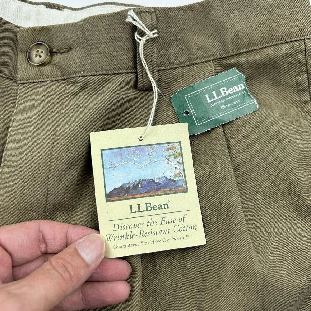 LL Bean Men's Wrinkle-Free Double Chinos, 30w, 26 Inseam , NWT